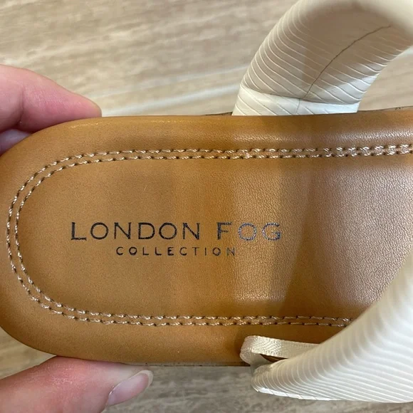 LONDON FOG UEC Wonens Size 7.5 White “Felicia” Two band slip on flat sandals - Picture 7 of 10